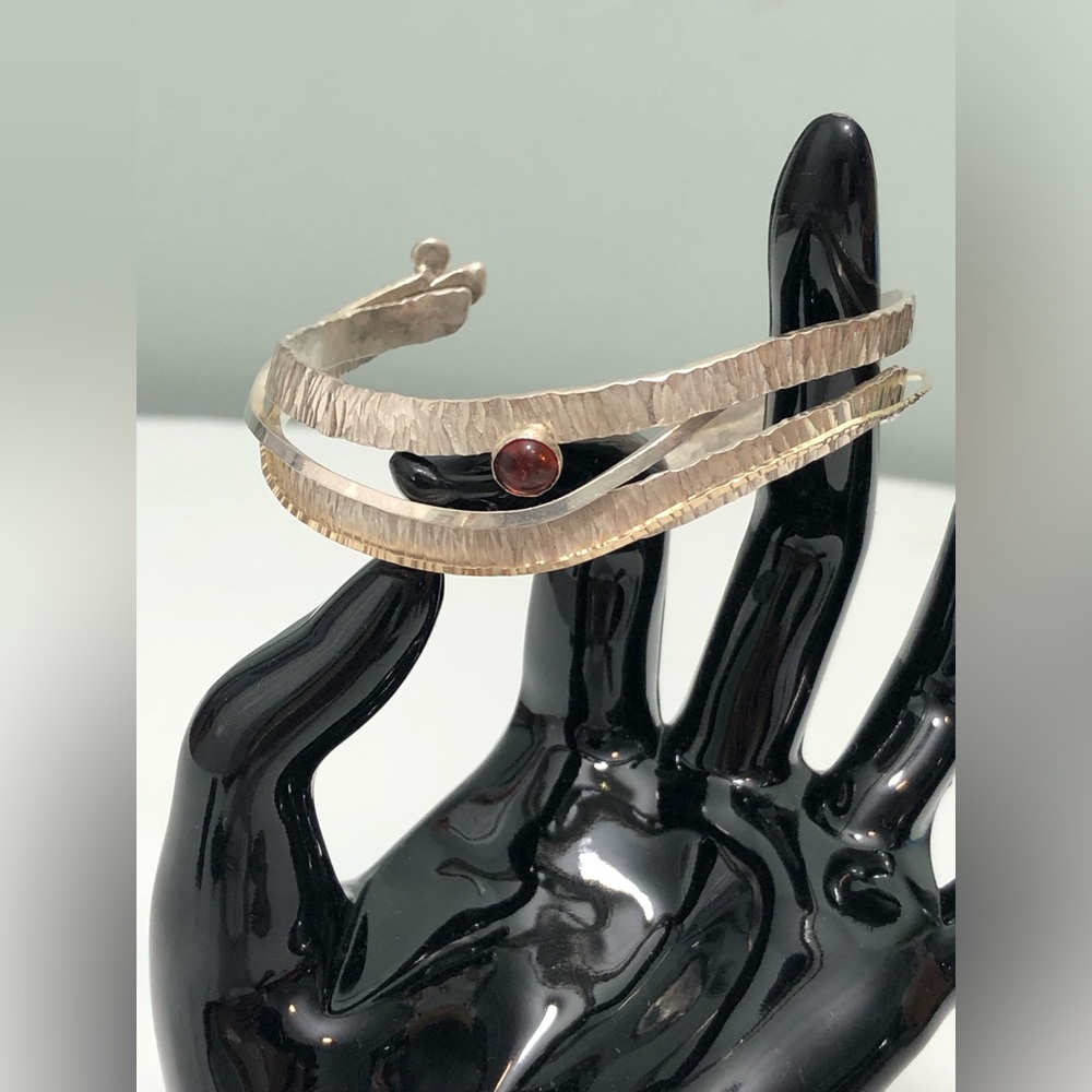 Vtg sterling silver Two Tone cuff bracelet women 28g - Picture 4 of 15